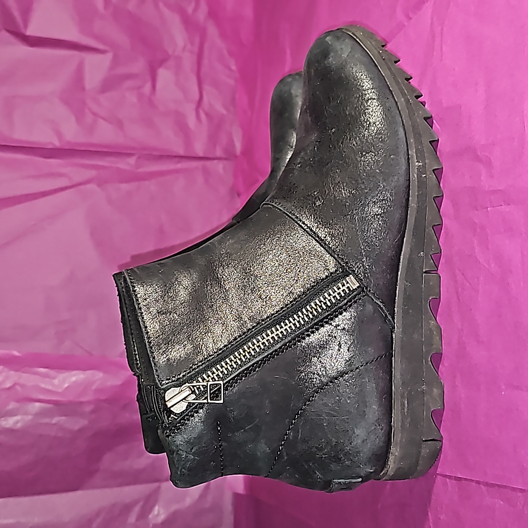 Sorel Black Leather Zipper Booties Size 7.5 Vguc Comfortable & Supportive